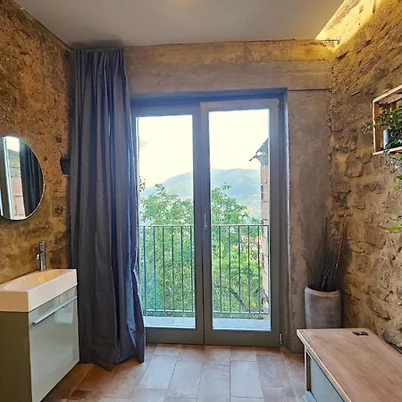Rocha -11 * Rocca Cilento