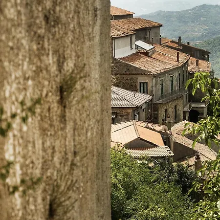 Rocha -11 * Rocca Cilento